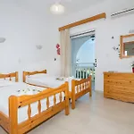 Tamar Apartments, 3*