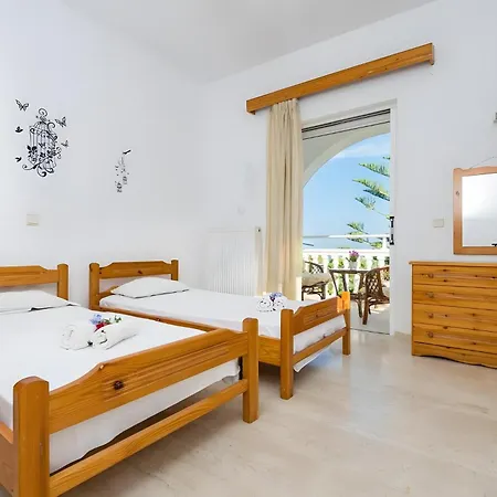 Tamar Apartments, 3*