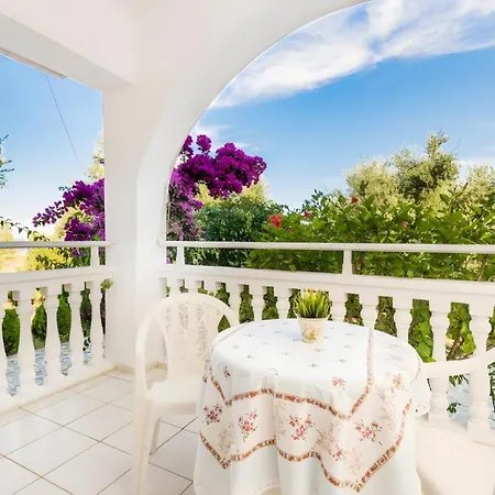 Tamar Apartments,