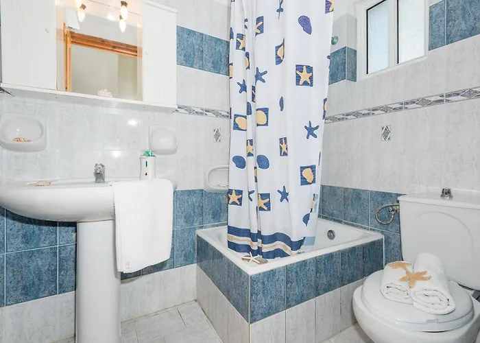 Tamar Apartments,