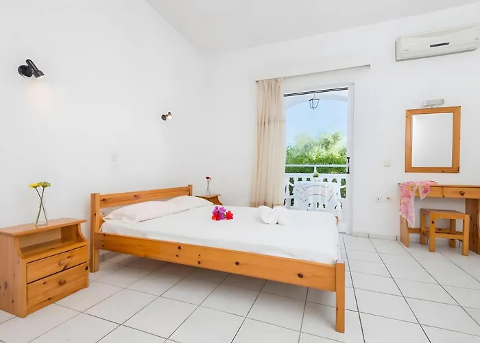 Tamar Apartments, Laganas